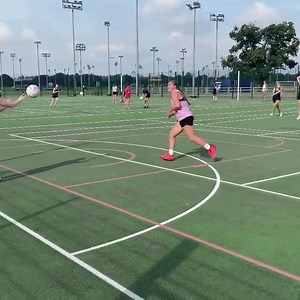 Warm up ball work drill 💖💜 Three anywheres to get the feet moving, round the back of the feeder for a lob, drive the diagonal and receive another lob to finish #movement #speed #netballdrills #netball #youthdevelopment #youthdevelopmentprogram #practisemakesperfect #practisemakesprogress | Elite Netball Academy
