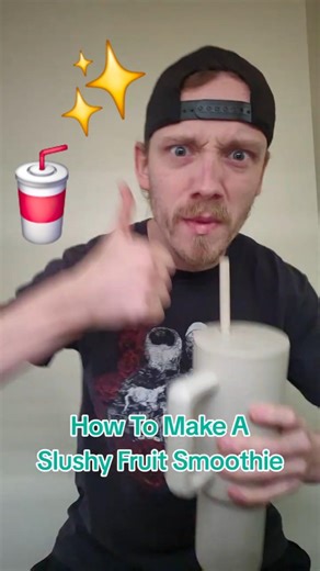 🍓How To Make A Slushy Fruit Smoothie🥤#howto #smoothie #drink #viral #tutorial#Fruit #homemade #funny