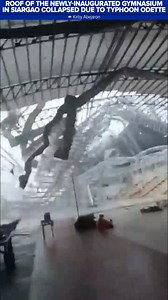 625K views · 9K reactions | Actual moment when the roof of the newly-inaugurated Siargao Sports Complex Gymnasium collapsed amid the onslaught of Typhoon #OdettePH. The island is still experiencing electricity disruptions and downed communications. Kirby Abejaron from General Santos City, who went to Siargao with his group of friends, says “kagabi lang po kami nakauwi marami pa pong nandoon, nagkaubusan na po ng tubig, sana matulungan sila.” (via Gretchen Ho) | ONE News | Facebook