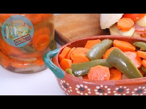 How To Make The Best Mexican Style PICKLED CARROTS! ‪@MexMundoKitchen‬