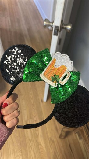 no park ticket… and this is happening at disney?? 👀🍀 this is your sign to not skip disney springs ✨ #DisneySprings #DisneyTok #TravelTok #marvelousmousetravels #StPatricksDay