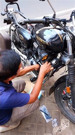 Fog lamp setup in Highness CB350 #youtubeshorts #highness #honda #foglamp