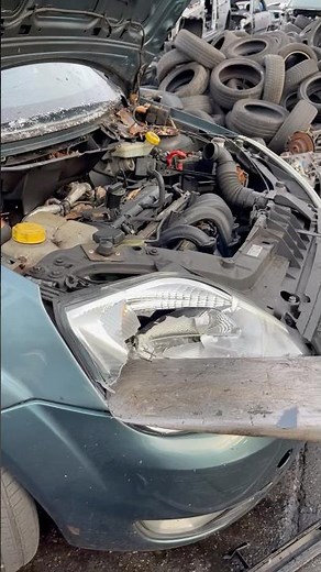 Here's how to quickly remove a headlight from a car
