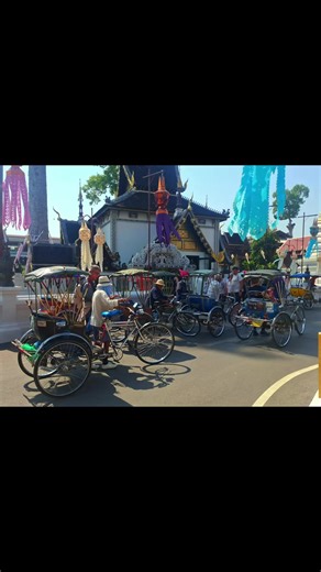🌸🛺✨ 3-Hour Chiang Mai Temple Tour ✨🛺🌸 Experience a luxurious Chiang Mai tour. Enjoy a private tuk-tuk ride to see ancient temples around the moat. Immerse yourself in Lanna art and the classic old city lifestyle 🤍 📍 Special Tour Route 💎 Wat Sri Suphan – The world's first silver temple, exquisitely beautiful (30 minutes). Entrance fee: 50 THB 🌿 Wat Lok Moli – Ancient laterite pagoda Tranquil and enchanting (30 minutes) Free entry 🏯 Wat Chedi Luang – The grand pagoda in the heart of the o