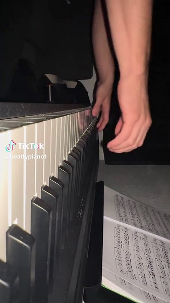 Emotional Piano Cover of Skyfall by Adele