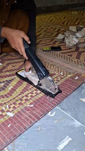 Born in Factory | How Old 10 Rupee Notes Are Washed and Restored😱😱😱 #money #process #recycling | Instagram