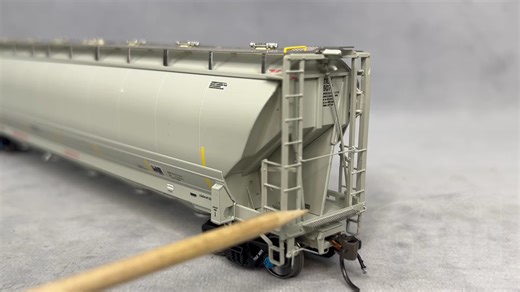 HO比例火车模型一atlas的5660盖式料斗车的产品亮点视频搬运