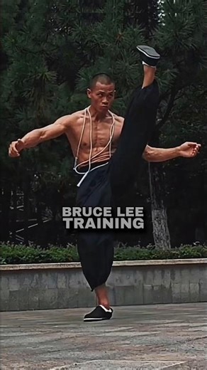 Bruce Lee Lightning Footwork & Kicks