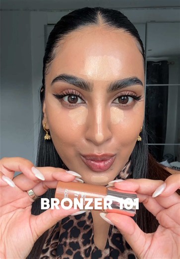If you struggle with applying your bronzer this in depth tutorial is for you👀🫶🏽!! Using @L'Oréal Paris UK bronzing stick @anua_global hydrating mist @Real Techniques UK brush #bronzer #bronzertutorial #makeuphacks #makeuptutorial #makeup