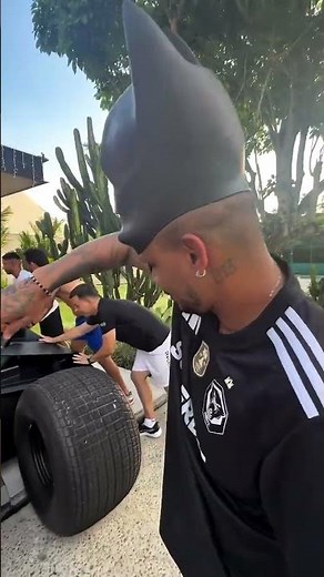 NEYMAR MANEUVERING THE BATMOBILE 🦇