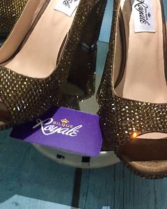 We can’t get enough of the luxurious Rhinestones on our NIKE Block Heel Sling Two-Tone In Coffee Brown & Gold ✨✨✨ ️ N85,000 ✨ Sizes: 35-43 ✨ Heel Height: 3inches. Can be Ordered In 4inches with 1inch Platform ✨ Available to Order in Several Colors ✨ Wear Bilque Royale  #rhinestones #shoe #clutch #bride #partyguest #wedding #bilqueroyale #rhinestoneshoe #matchingpairs | Bilque Royale | Facebook