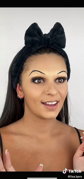 Maquillage Blanche Neige : Astuces et Inspiration