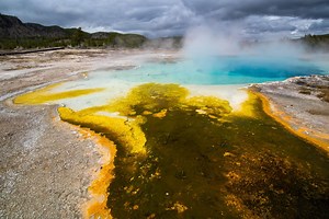 Massive fissure opens atop Yellowstone supervolcano