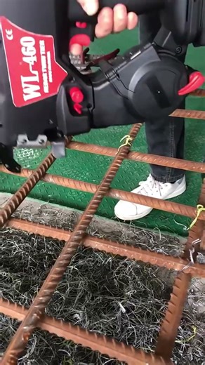 Automatic rebar tying tool makes tying effortless - Good tools and machinery make work easy