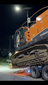 Unloading Excavator DOOSAN DX800 LC #excavator #operator #doosan #DX800 #excavatorindonesia #excavatoroperator | Ahmad Nor Maulana Afsan