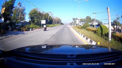 อุบัติเหตุเลยไฟแดงตะพานหินมาทางวัดคลองหลาง ขับขี่ระวัดระวังครับอากาศเย็น🎯 | Chonlatit Sri-udom