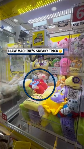 The most unfair claw machine in the world 🕹️😱 | UNILAD Tech