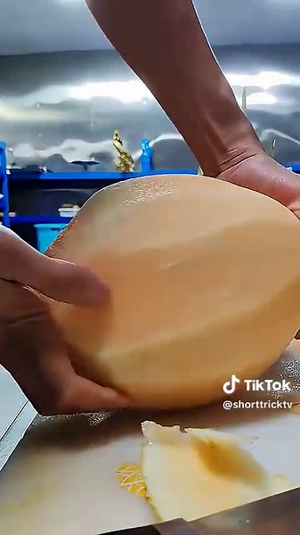 Big melon cutting and peeling #kinfeskills #vegesmaster #cutting #melon #fyp