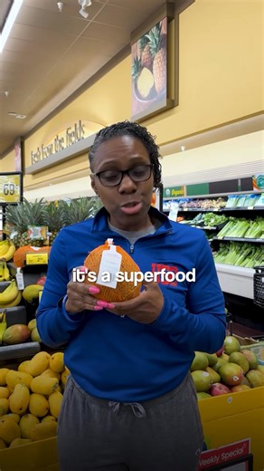 Why is coconut good for you? 🥥🥥🥥 This helps you in so many ways guys - ❤️ Lower your cholesterol and blood pressure 💪🏾 Boosts your metabolism 💚 Packed with vitamins, minerals, amino acids, fiber, and electrolytes Now you know coconut is not just a tropical treat! You can learn more about the foods that will help you get rid of your chronic illness in my FREE Masterclass 😍 Comment “HOPE” to join in . . . . #rochelletparks #healthcoach #healthmotivator #healthsuccess #healthchallenge #healt