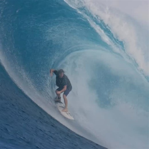 SURFER on Instagram: "Whether it’s burying rail, boosting above the lip, or stalling behind the curtain... @kaelwalsh is an absolute BEAST 😈 And now, the 26-year-old West Oz freesurfer just dropped a brand-new edit ‘Strung’ with renowned Australian filmmaker @wadeecarroll 🎥🎬 Tap the link in bio to watch the full 15 minutes now at Surfer.com 📹: Rex Nink-Mowday"