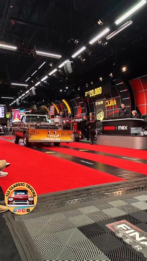 1980 GMC Sierra Grande Classic Pickup. #reels #viralreels #customclassictrucks #classicgmctrucks #MecumAuctions | 713 Classic Trucks