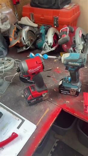 Makita Vs Milwaukee!! #makita #milwaukee #tools #construciton #diy
