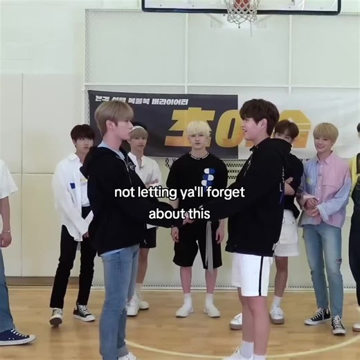 Funny 2-Minute Moment with Stray Kids