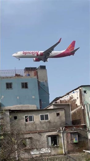 #spicejet #boeing #737 approaching #mumbai