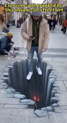 This 3D street art pranked EVERYONE😭😂#StreetArt #OpticalIllusion#ArtPrank #PublicPrank#mindblown