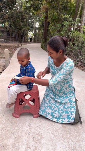 Introducing the "VitalWear SmartBand," a next-generation wearable gadget