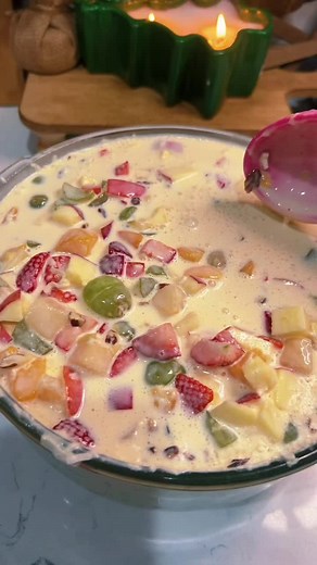 Delicious Navideña Fruit Salad Recipe with Apples