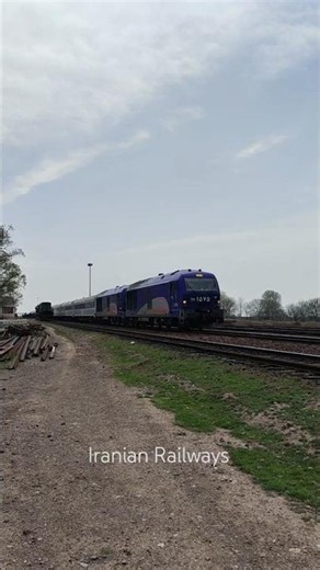 Double Siemens Locomotives Pulling a Passenger Train!🚆