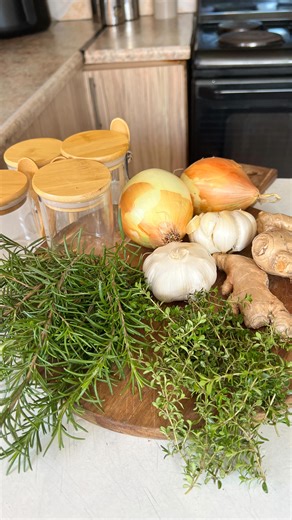 Welcome to another episode of Sebenzis’okukhona. Today we’re making homemade garlic, onion and ginger powder. Here’s the recipe below Ingredients Fresh onions Garlic Ginger Thyme Rosemary Method Thinly slice the vegetables and airfry for an hour eating on low heat then remove blend surf and serve ♥️ #homemadepowder #recipe #garlicpowder #gingerpowder #onionpowder🧅 #recipeshare #homemadefood #homemadeonionpowder #onoionpowderrecipe | Nelly Nomvula