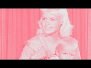 Jayne Mansfield at London Airport 1959