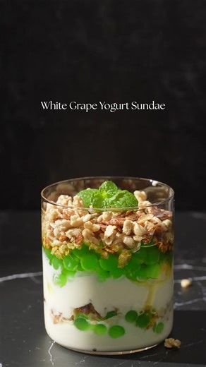 🌿🍨 Explosive Flavor! This Green Grape Yogurt Parfait is a vibe ✨ 🔹 Layered Parfait: Those stunning layers are pure eye candy. 🔹 Popping Boba: Every bite is a burst of fruit juice. 🔹 Granola & Honey: The ultimate crunchy, sweet finish. Rate this refreshing Green Grape Yogurt Parfait from 1-10! Or let me know in the comments—who would you share this with? 🙋‍♀️ Want to know where to get the boba or need the full recipe? Drop a comment or DM me! 📬 #Hojalicious #YogurtParfait #PoppingBoba #Gre