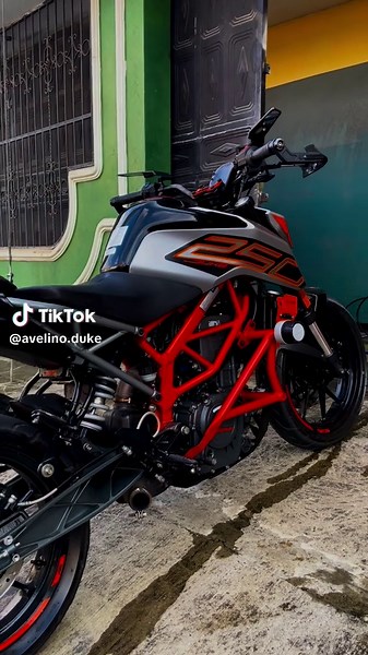 KTM Duke Models: Explore the Best of Racing Performance