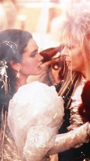 Labyrinth 40 years. Best 80s movies 🖤🔮⏳🕰️🗿♟️🎼🍑🌟💫🌕🦉🐻👶🏼💄👋🏼🫲🏼 #fyp #labyrinth #davidbowie #80sbaby #fypシ゚viral