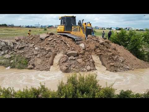 Truck DONGFENG 25.5Ton , Dozer Shantui Using Stones