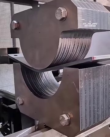 A high-precision industrial die designed for efficient bending, crimping, and shaping of metal sheets and tubes. 🎥 cnc_top_part / IG | Interesting Engineering