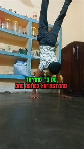 TRYING TO DO ONE ARMED HANDSTAND 🤸 #calisthenics