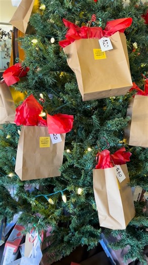 The shop is feeling festive as we are gearing up for the Holiday Happenings Furniture Market tomorrow! The vendors will be bringing some of their best vintage pieces and our dealers have been busy bringing the holiday spirit to their booths. AND our vintage mystery bags are BACK! We can’t wait till tomorrow! Hope to see you there! #vintagefurniture #vintagechristmas #vintageholidaymarket #vintagepopup #atlantavintage #atlantaholidaymarket #mcm #decturga #thingstodoinatl | Decatur Estate Vintage 