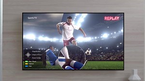 【LG Magic Remote：放大焦點 話咁易】 「轉身射個 3 分波！」，「哎呀！我睇唔清楚！」。唔緊要! LG 嘅 Magic Remote 有「Magic Zoom」功能，只要長撳個 Live Zoom鍵，隨時隨地將焦點放大，一於齊齊做球證啦！ ---------------------------------------------------------------- LG Magic Remote 功能詳情：http://www.lg.com/hk/oled_tv/12_webOS.jsp #Magic_Zoom #LGHK #LG #TV #webOS #遙控器 #放大焦點 | LG Global