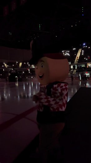 Christkindlmarkt took over the Huntsville Havoc tonight — and y’all brought the holiday magic with you! 🎄✨ Huge thanks to Visit Cullman, Alabama for helping us spread Christmas cheer on the ice! | Cullman Christkindlmarkt