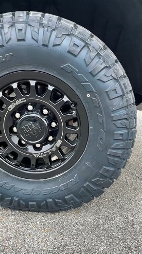 🔥🛻 It isn't just a truck… it’s YOUR truck. Let our Barkley Service Team take your build to the next level with GM Accessories and custom upgrades like this 2026 GMC Sierra 2500HD AT4X AEV. Blacked-out badges and marker lights. 6" Rigid backup lights. 40-gallon gravity-fed fuel cell. Hidden GM ComeUp winch with wireless remote. Weather Guard toolbox and bed cover combo. 37" Nittos — and that’s just the start. 😤 If you’re still driving stock, you’re missing out. Stop by and let us build somethi