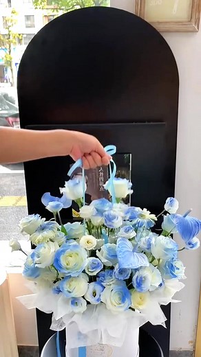 342K views · 2.4K reactions | How to Make a Surprise Flower Box #diyflowers #floraldesign #flowerbox #surprisegift #diygiftideas | FloralSupplies.com | Facebook
