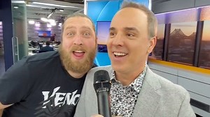 Mathieu Roy s'est inspiré de la vidéo #FinishTheLyrics de Kevin Freshwater pour faire chanter l'équipe de Salut Bonjour avec son propre défi #TermineLaChanson. 🎤🎶🤣 | Salut Bonjour