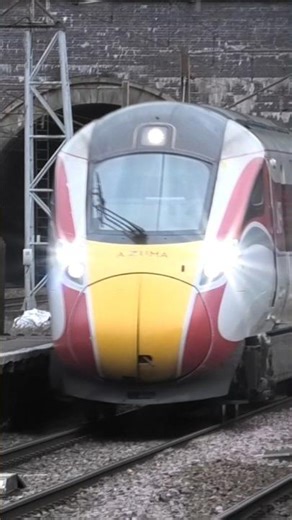Class 801 zooms through Hadley Wood 1/3/26