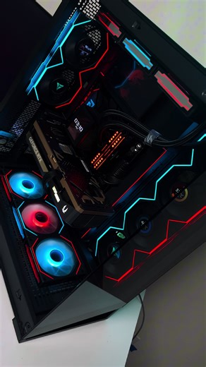 Our best selling gaming PC 🔥 RTX 5090 Build with 8 LCD screens. Full specs ⬇️ AMD Ryzen 9 9950X3D ASUS ROG RYUJIN III 360 Cooler 64GB RGB DDR5 6000 GeForce RTX 5090 32GB 4TB M.2 PCIe NVMe SSD ASUS ROG Crosshair X870E HERO 1200W 80 Power Supply 6 x Lian Li UNI Fan SL-Infinity Fans, 6 x Lian Li UNI FAN TL LCD Phanteks NV9 Full Tower - Black 8 inch” LCD Screen #pcgamer #gamingpc #phanteksnv9 #fyp #tech