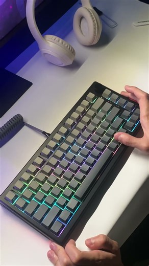 Gen75 keystroke sound and lighting effects.#keyboard #mechanicalkeyboard #gamingkeyboard #keebs