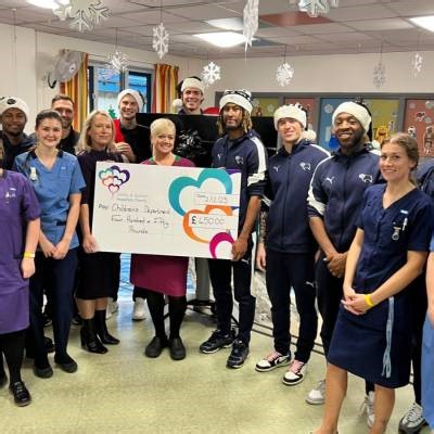 COMMUNITY: Rams Bring Festive Cheer To The Royal Derby Hospital